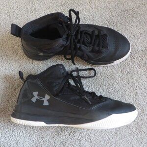 Under armour Jet womens mid top basketball shoes size 8 black/white #1269301-001